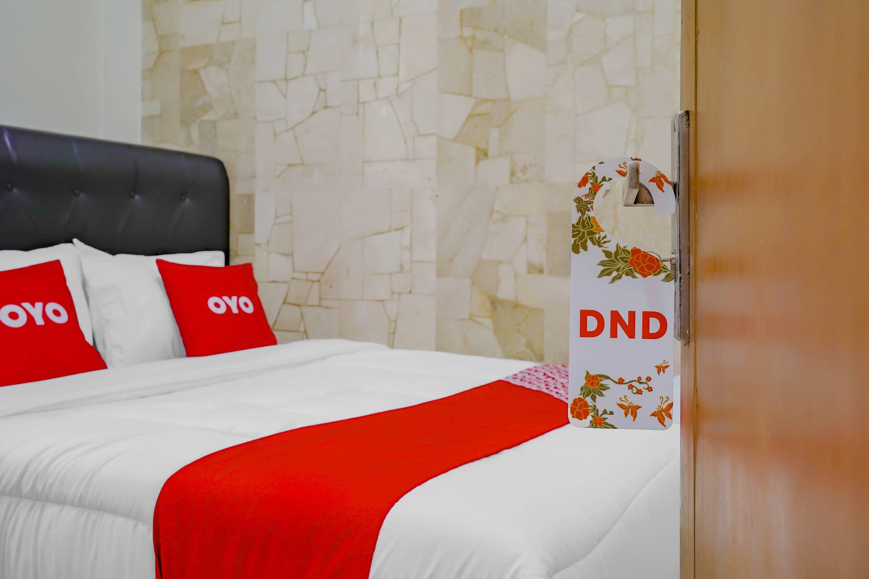 Hotel Oyo Life 90035 Merci Club