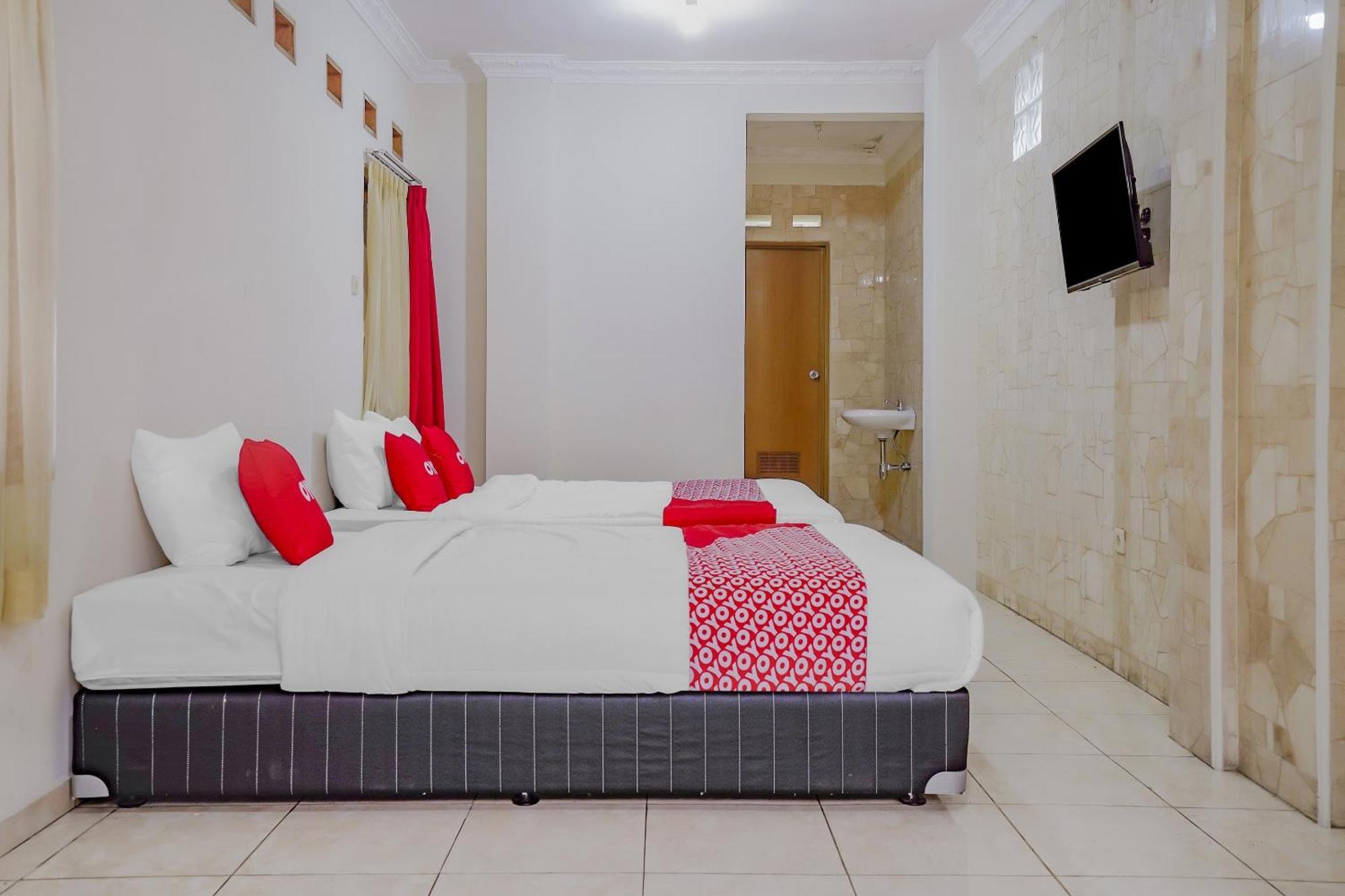 Oyo Life 90035 Merci Club Hotel 2*