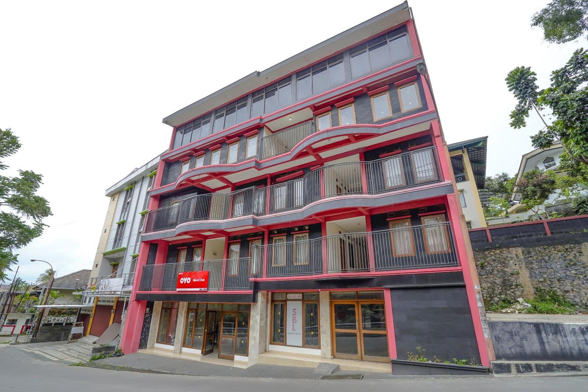 Hotel Oyo Life 90035 Merci Club Bandung